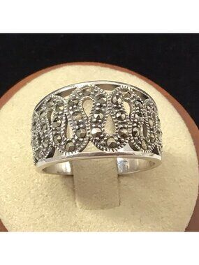 Marcasite Ring Sterling Silver Vintage 6 Grams Size 8.75